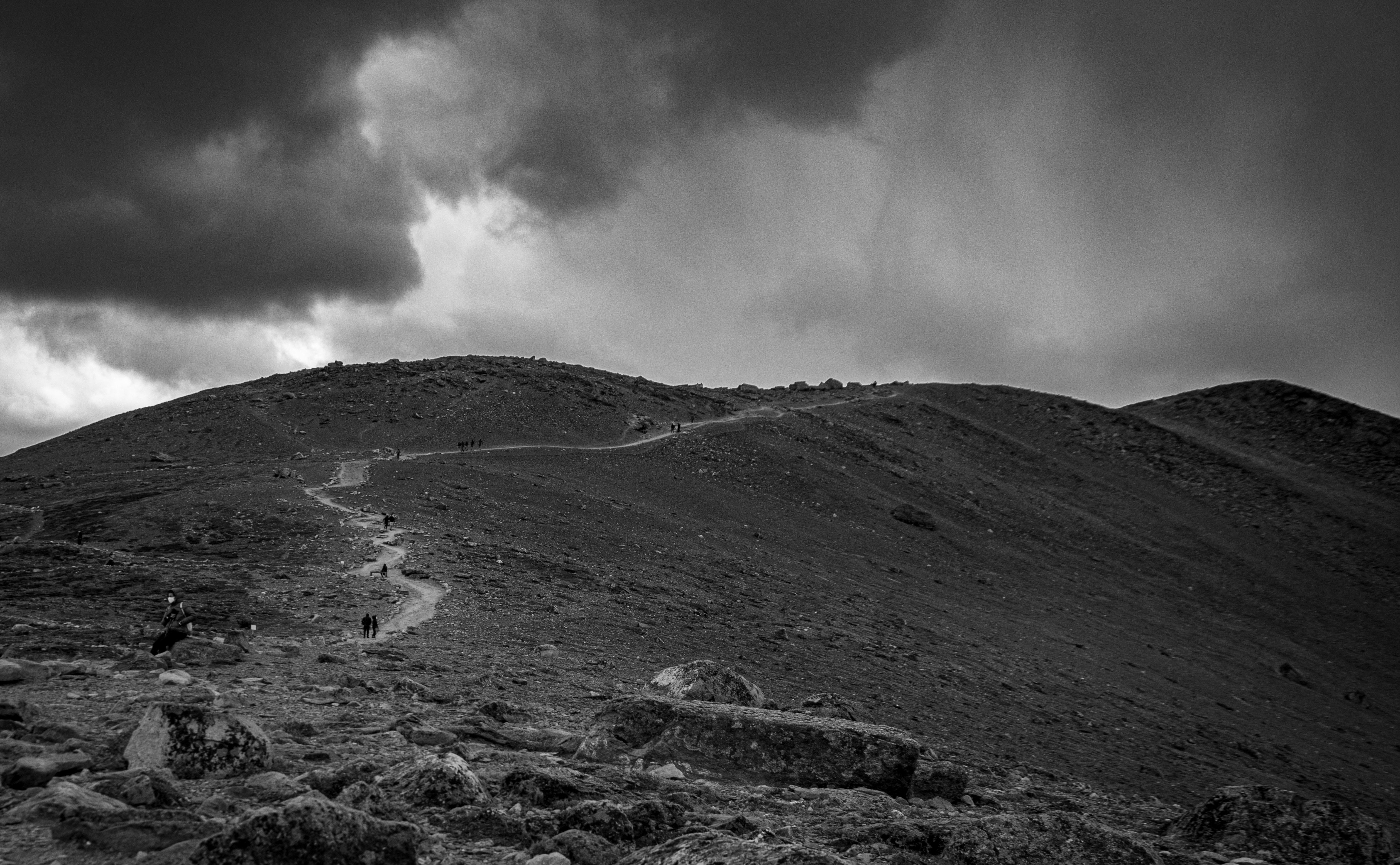 B&W-5